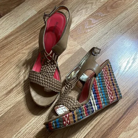 Women Size 8.5 Wedge Heel Shoes BOHO Colorful Gorgeous! - Picture 1 of 1
